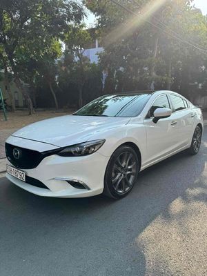Mazda 6 bản 2.0 Premium màu trắng 2019