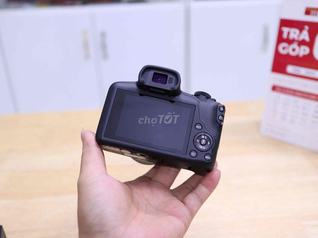 Máy ảnh Canon R100 18-45stm Đen. Mua bán Máy ảnh, Máy quay tại Thành phố Thủ Dầu Một Bình Dương được đăng bởi Chinh Lee hình 1