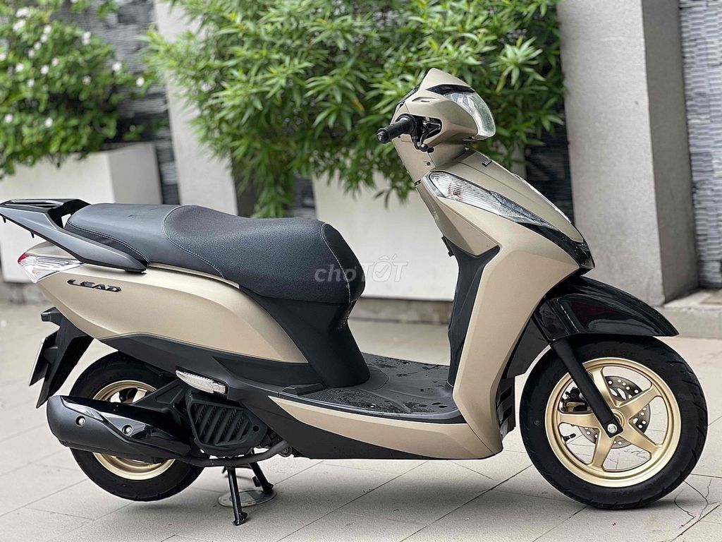 Honda Lead 125 2015 золото, хошиминские номера, 1 владелец
