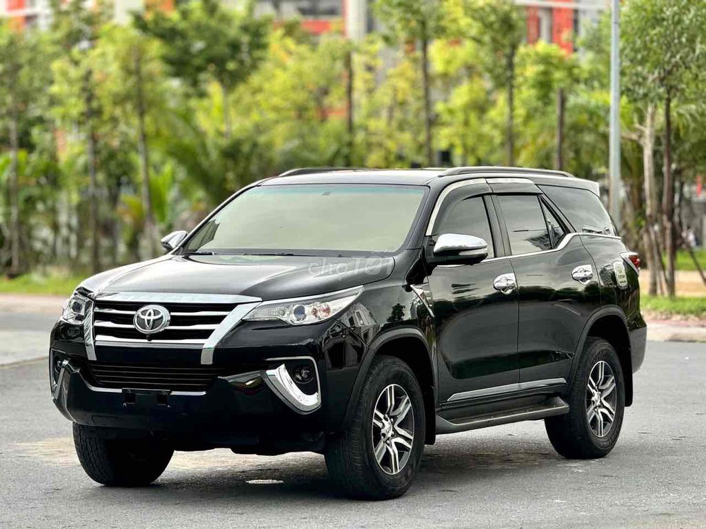 Toyota Fortuner 2019 2.7V 4x2 AT - màu đen