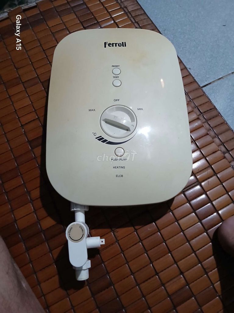 Chiếc máy tắm nóng lạnh có bơm trợ lực. Mua bán Thiết bị vệ sinh, nhà tắm tại Quận Gò Vấp Tp Hồ Chí Minh được đăng bởi Anh manh hình 1