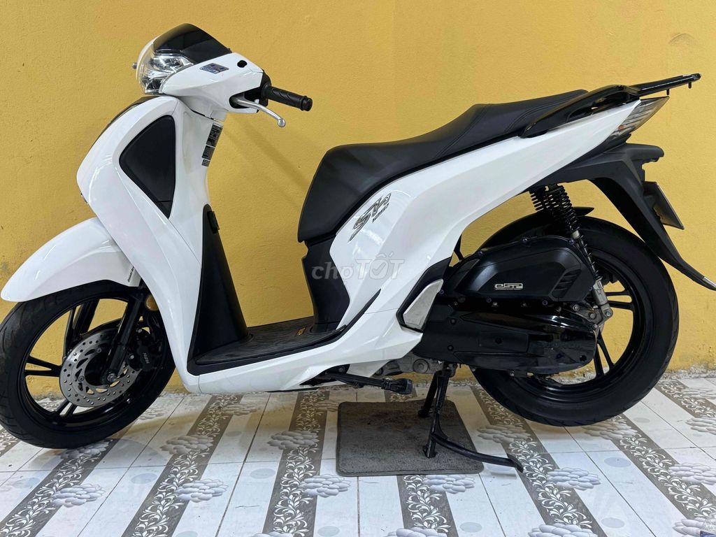 SH 125 2018 черно-белый супер новый 43D1-693.96