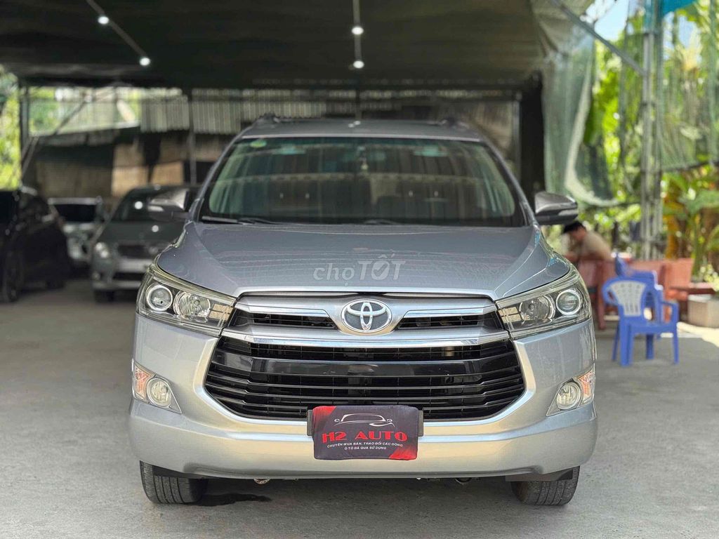 Toyota Innova комплектация 2.0V премиум