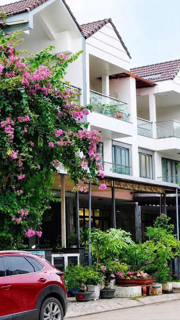 Аренда · 4 комн. · 140 м² · Thành phố Thủ Đức, ул. Quốc Lộ 13