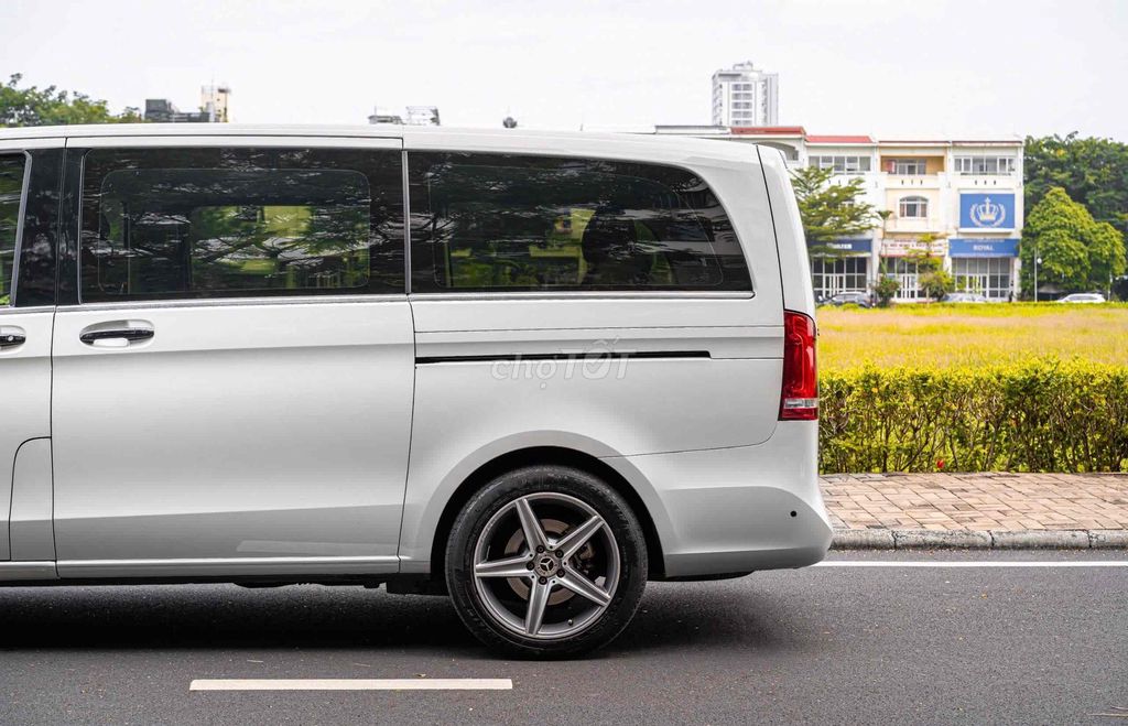 Mercedes V250 Luxury 2021 xe 7 chỗ màu trắng. Mua bán Ô tô tại Quận 7 Tp Hồ Chí Minh được đăng bởi Dương Phương hình 9