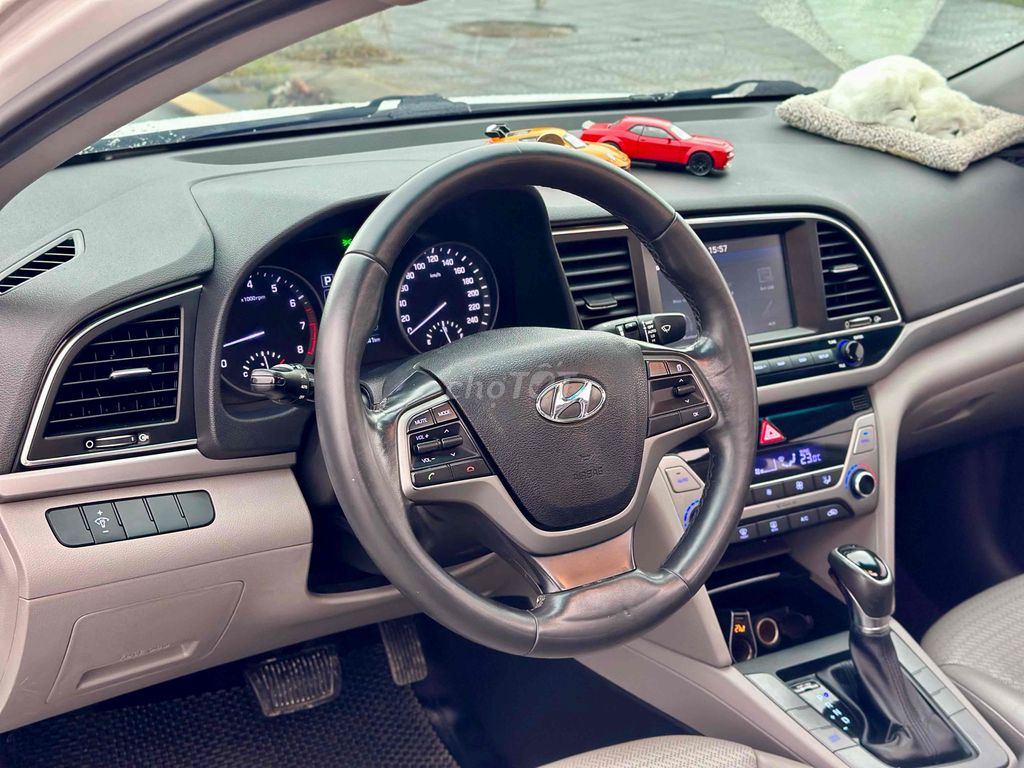 Bán xe Elantra 2016 Số tự động.. Mua bán Ô tô tại Thành phố Huế Thừa Thiên Huế được đăng bởi Nguyễn Xuân Hải hình 5