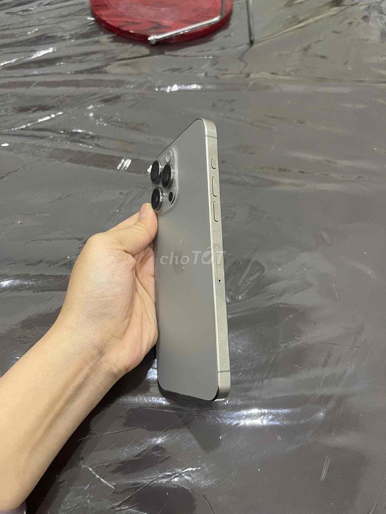 Apple iPhone 15 Pro Max 256GB Titan. Mua bán Điện thoại tại Huyện Cái Bè Tiền Giang được đăng bởi Nguyen Trong Phuc hình 1