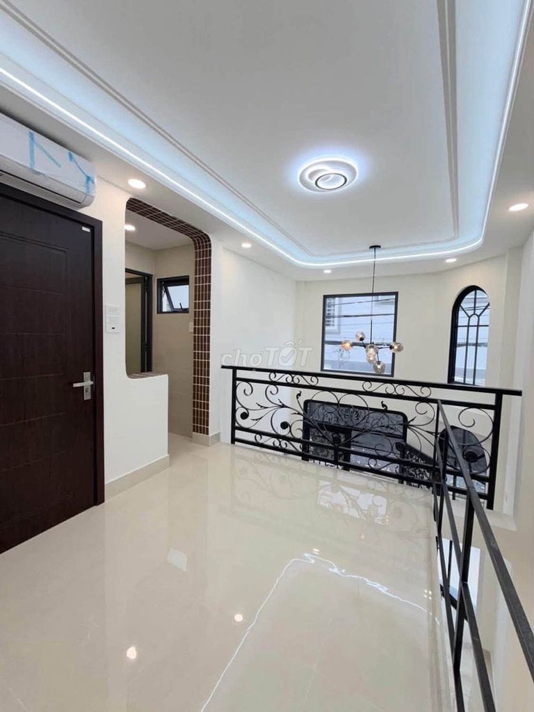 Автомобильная аллея Фунг Ван Кунга, мост П. Киеу, 33 м², 4 этажа