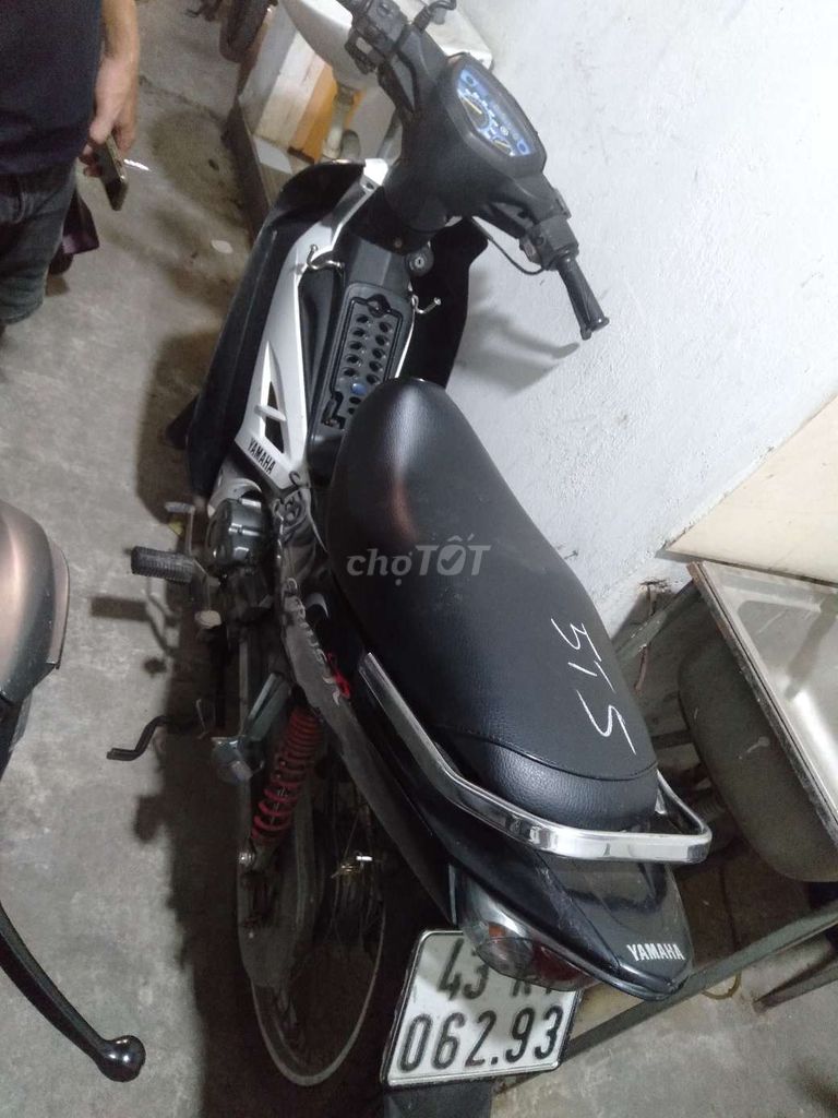 cần bán con siri đang cầm ở tiệm. Mua bán Xe máy tại Quận Ngũ Hành Sơn Đà Nẵng được đăng bởi Trần Văn Tú hình 1