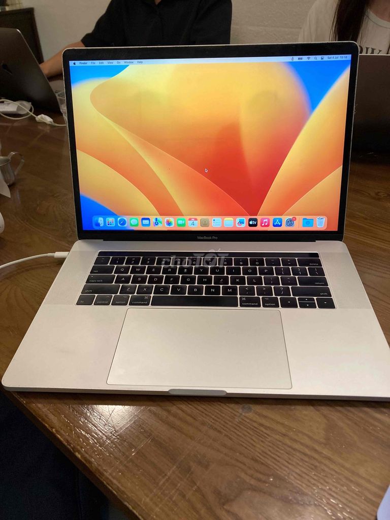 Apple MacBook Pro 15 2017 16GB/256GB Bạc. Mua bán Laptop tại Quận Bình Thạnh Tp Hồ Chí Minh được đăng bởi Hà hình 1
