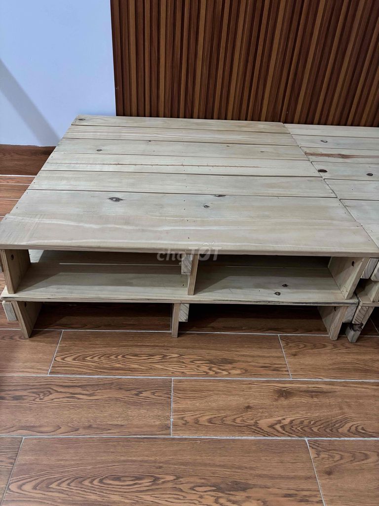 Giường Pallet gỗ thông 4 tấm, 1m8 x 2m, cao 15cm