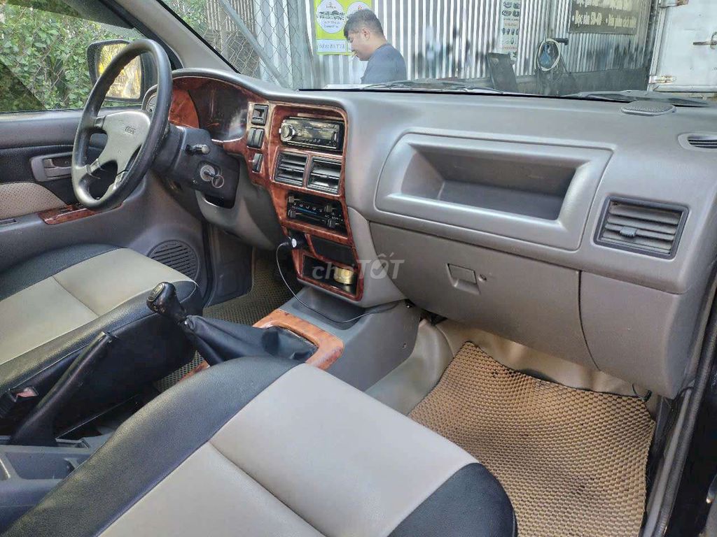 Isuzu Hi lander 2005. Máy số chưa ra