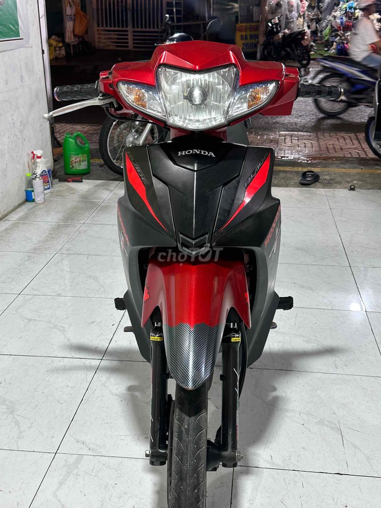 Honda Blade 2023 Красно-черный б/у