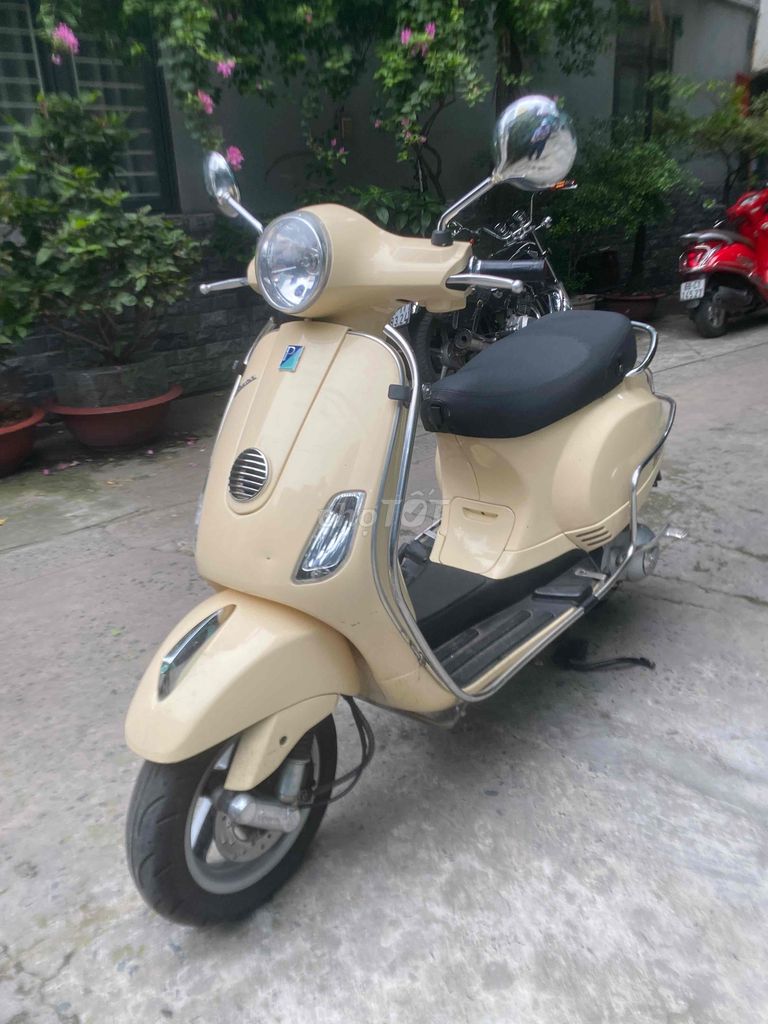 piaggio LX 125 ngay chủ zin biển số đẹp sang tên d