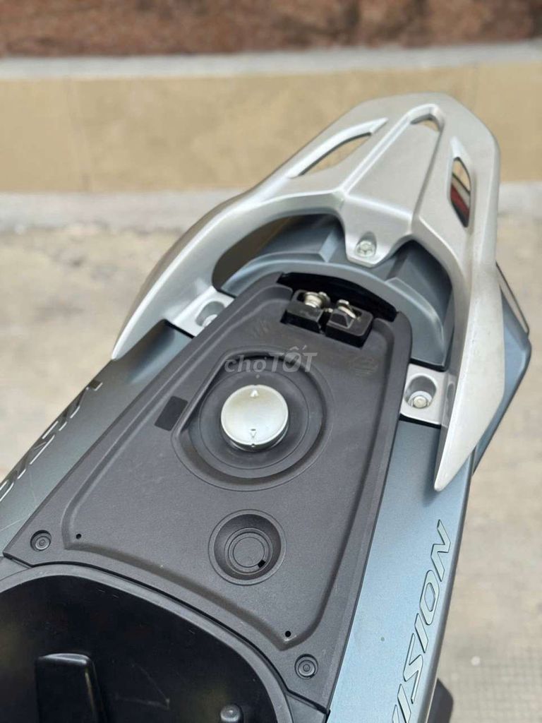 Honda Vision 2024 Xanh nhám 12000 km. Mua bán Xe máy tại Quận Bình Thạnh Tp Hồ Chí Minh được đăng bởi Văn Hùng OTO hình 8