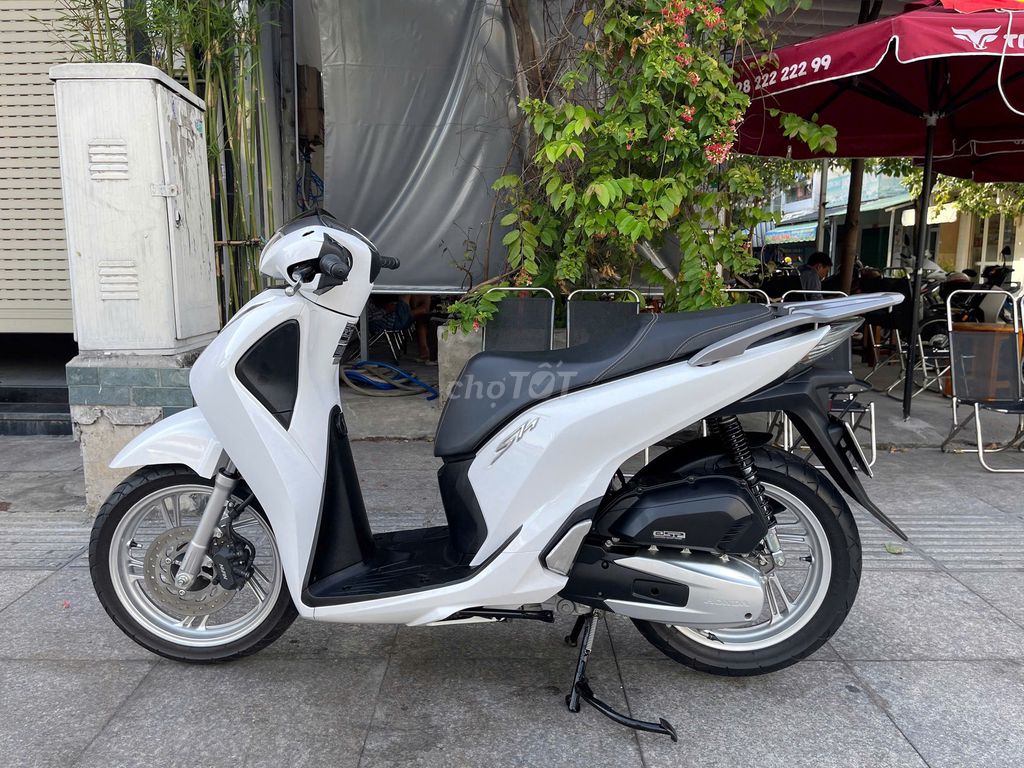 Honda SH 125 CBS 2017 Trắng. Mua bán Xe máy tại Quận Gò Vấp Tp Hồ Chí Minh được đăng bởi VÕ MINH HẬU hình 3