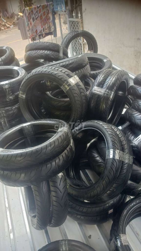 Vỏ xe nghĩa địa đủ loại. Mua bán Phụ tùng xe tại Quận Ninh Kiều Cần Thơ được đăng bởi Lê Thanh Hải hình 1