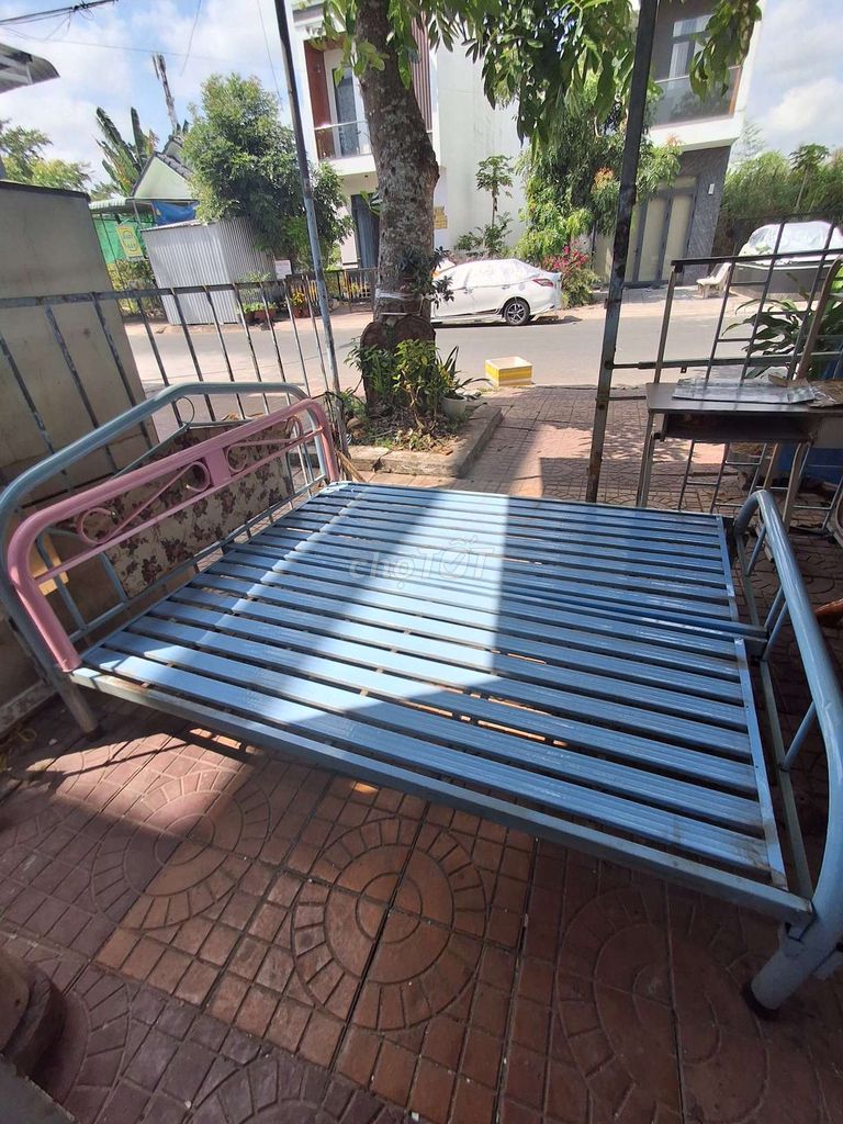 Giường Sắt Xanh Hồng. Mua bán Giường, chăn ga gối nệm tại Quận Cái Răng Cần Thơ được đăng bởi Dũng hình 1