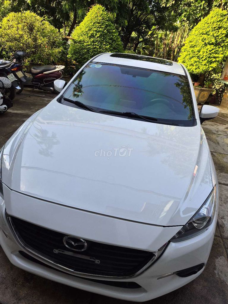 Mazda 3 Белая