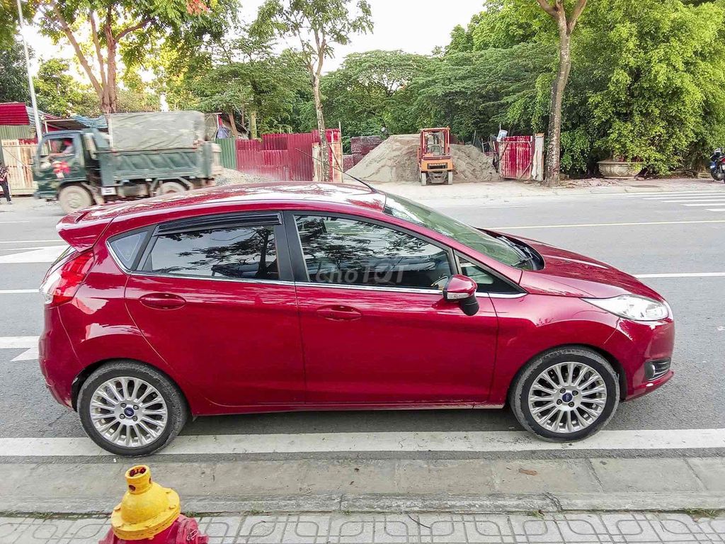 Ford Fiesta 2014 photo 4
