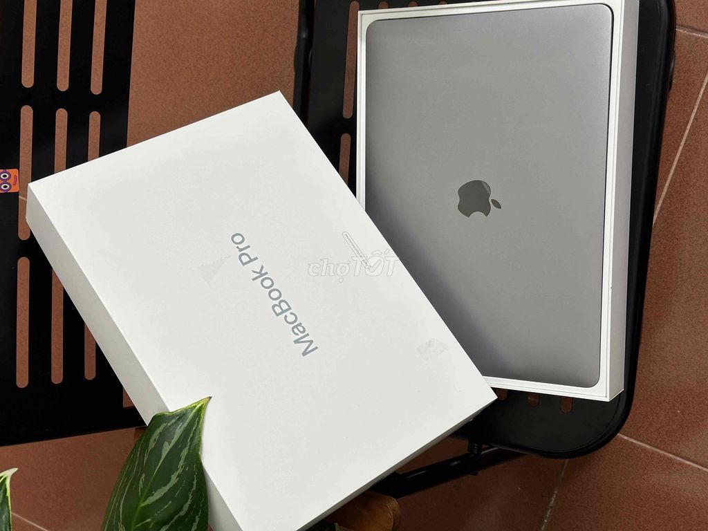 Macbook Pro 13inch 2018 i5 8GB/256GB Xám. Mua bán Laptop tại Thành phố Đà Lạt Lâm Đồng được đăng bởi nhanh gọn lẹ hình 1