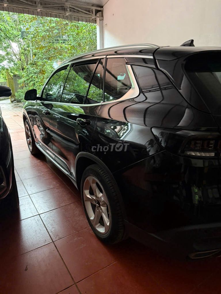 VinFast Lux SA2.0 2019 2.0 AT - 11600 km. Mua bán Ô tô tại Quận Nam Từ Liêm Hà Nội được đăng bởi Lan Anh hình 2