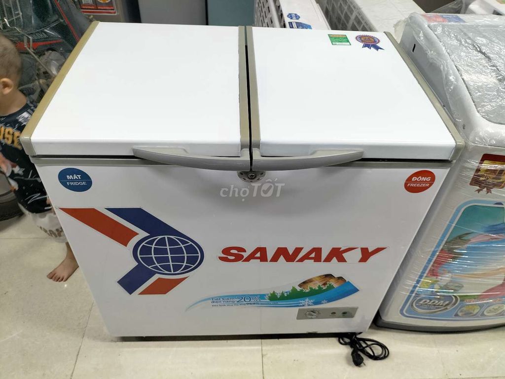 Tủ đông mát Sanaky 200 lít