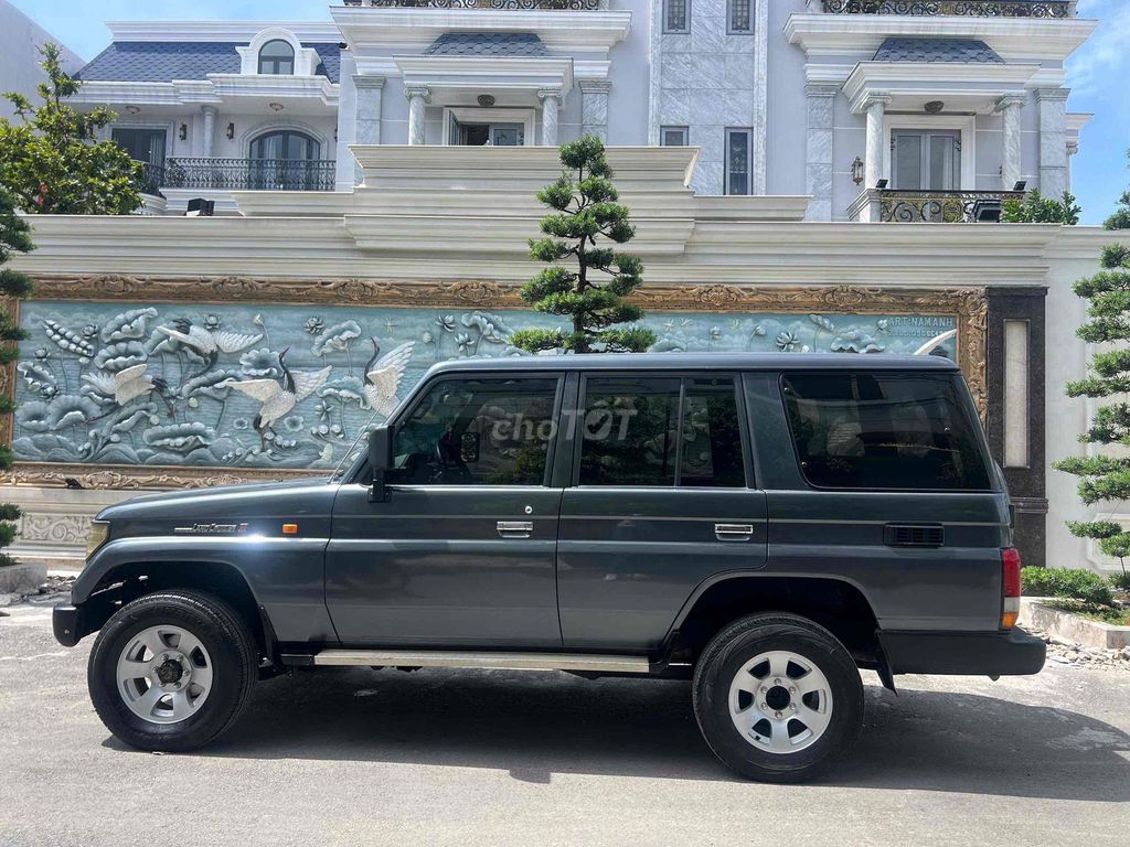 Toyota Land Cruiser 2002 Xám. Mua bán Ô tô tại Quận Bình Tân Tp Hồ Chí Minh được đăng bởi Phạm Lợi hình 5