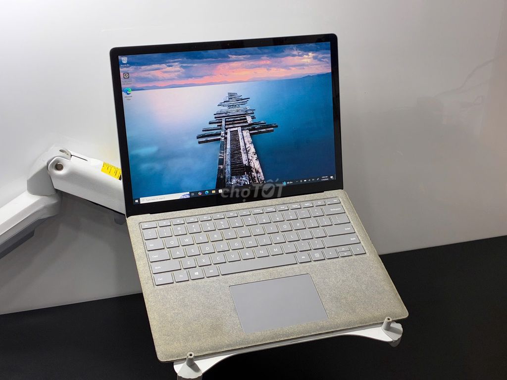 Microsoft Surface Laptop i5-7200U Màn 2k Cảm Ứng. Mua bán Laptop tại Quận Gò Vấp Tp Hồ Chí Minh được đăng bởi Duy Lê hình 1