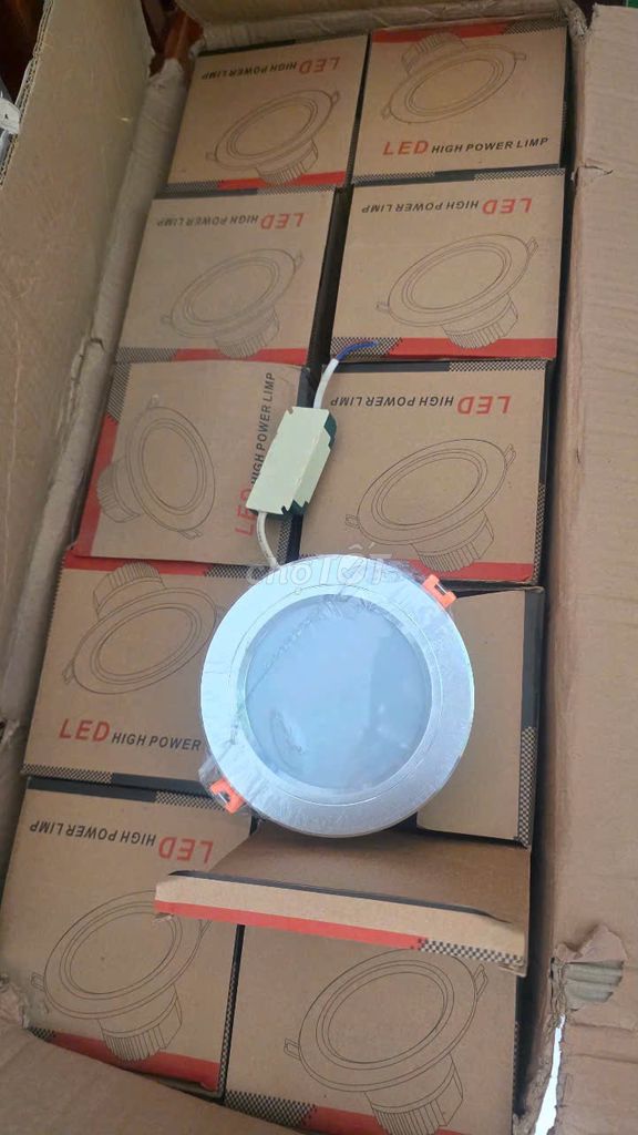 Đèn LED âm trần toả nhiệt. Mua bán Đèn tại Quận Sơn Trà Đà Nẵng được đăng bởi Vinh Truong hình 1