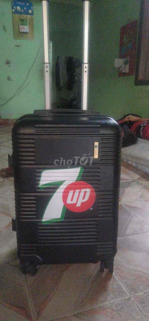 vali mới 100% siêu xịn , thời trang