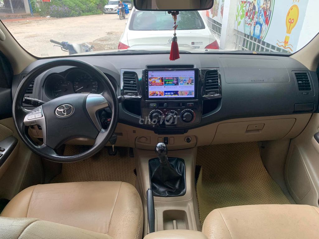 Toyota Hilux 2014 số sàn màu xám 1 cầu. Mua bán Ô tô tại Quận 12 Tp Hồ Chí Minh được đăng bởi Xuân Trường hình 7