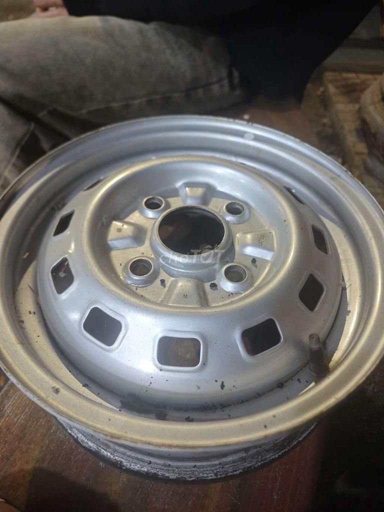 Em dư 1 mâm dự phòng chevolet spak 2010. Mua bán Phụ tùng xe tại Huyện Tân Sơn Phú Thọ được đăng bởi Hoang Tinh hình 3