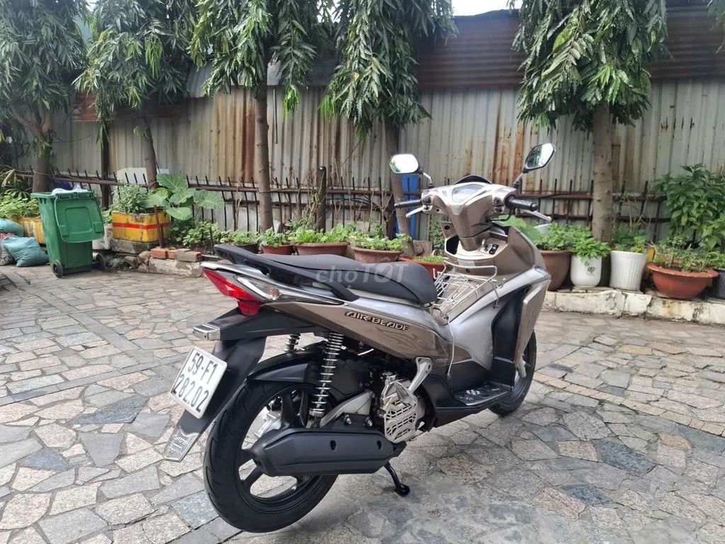Xe Honda Air Blade fi. Mua bán Xe máy tại Quận 7 Tp Hồ Chí Minh được đăng bởi trình minh sơn hình 4