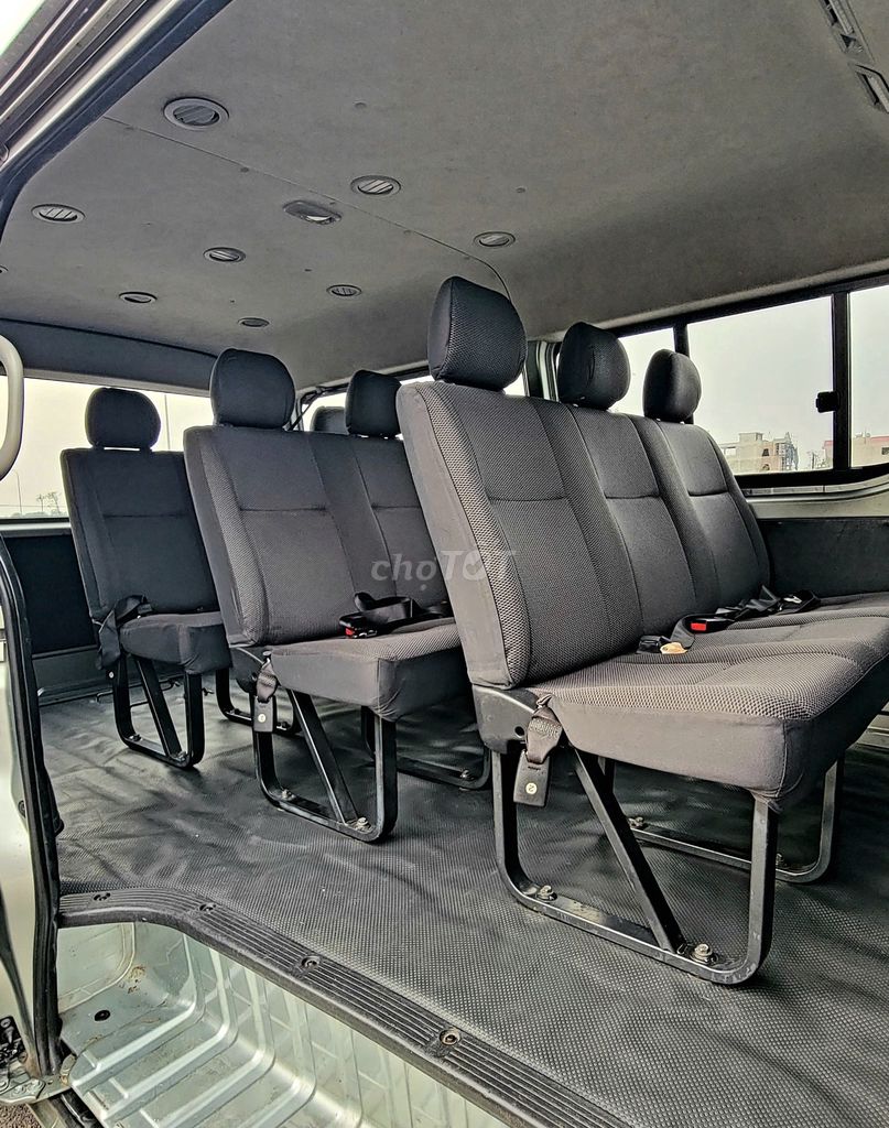 Bán Toyota Hiace 16 chỗ đời 2011,máy Xăng phom mới. Mua bán Ô tô tại Huyện Đông Anh Hà Nội được đăng bởi siêu thị ô tô Nhật Bắc hình 10