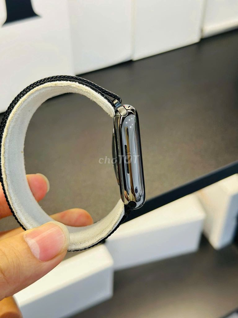 Apple Watch S7 Thép Graphite 45 mm