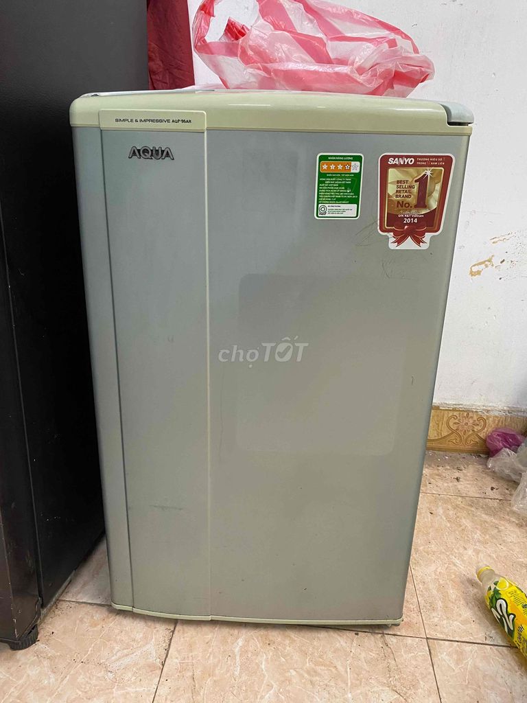 tủ lạnh Aqua 90L còn mới bao ship có bh