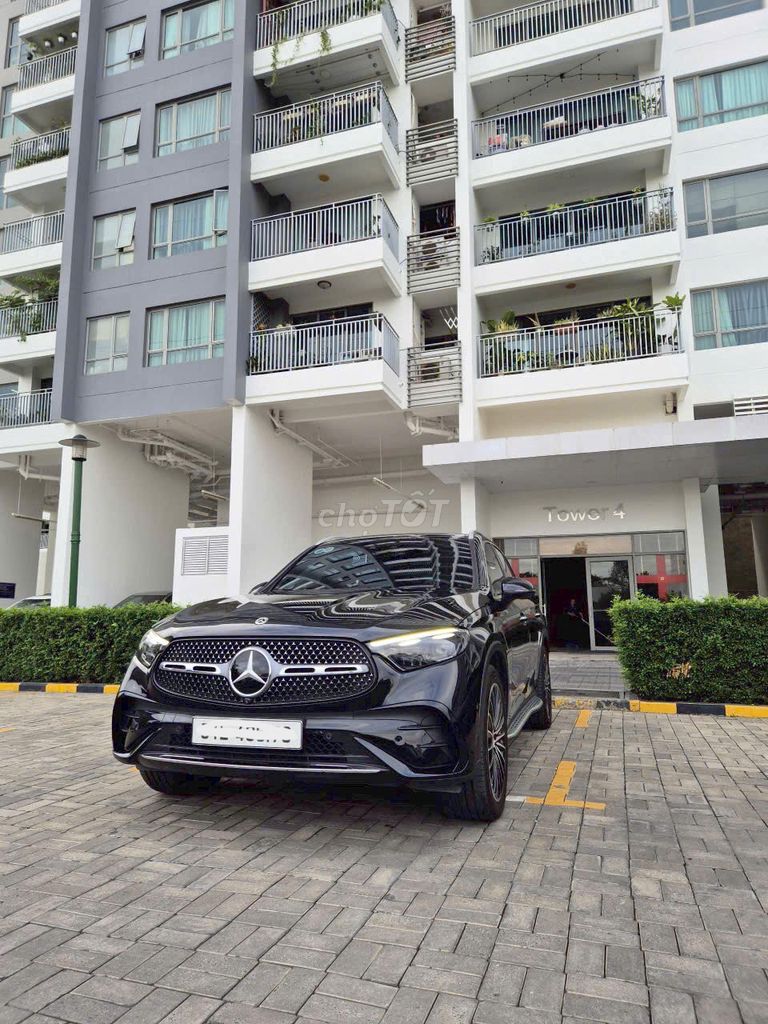 Mercedes Benz GLC Class 2023  - 5000 km