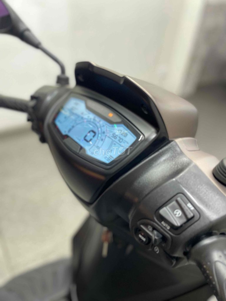 Piaggio Medley 2024 Vàng đồng 5000km. Mua bán Xe máy tại Quận Phú Nhuận Tp Hồ Chí Minh được đăng bởi DŨNG HOÀNG  hình 10