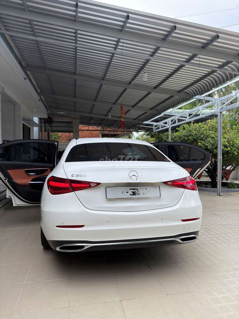 Mercedes C200 Avantgarde plus 2023 Trắng 26793 km