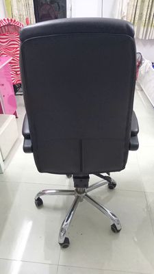 Thanh lý ghế ngồi Giám Đốc. Mua bán Đồ dùng văn phòng tại Quận Gò Vấp Tp Hồ Chí Minh được đăng bởi Nhat Phan
