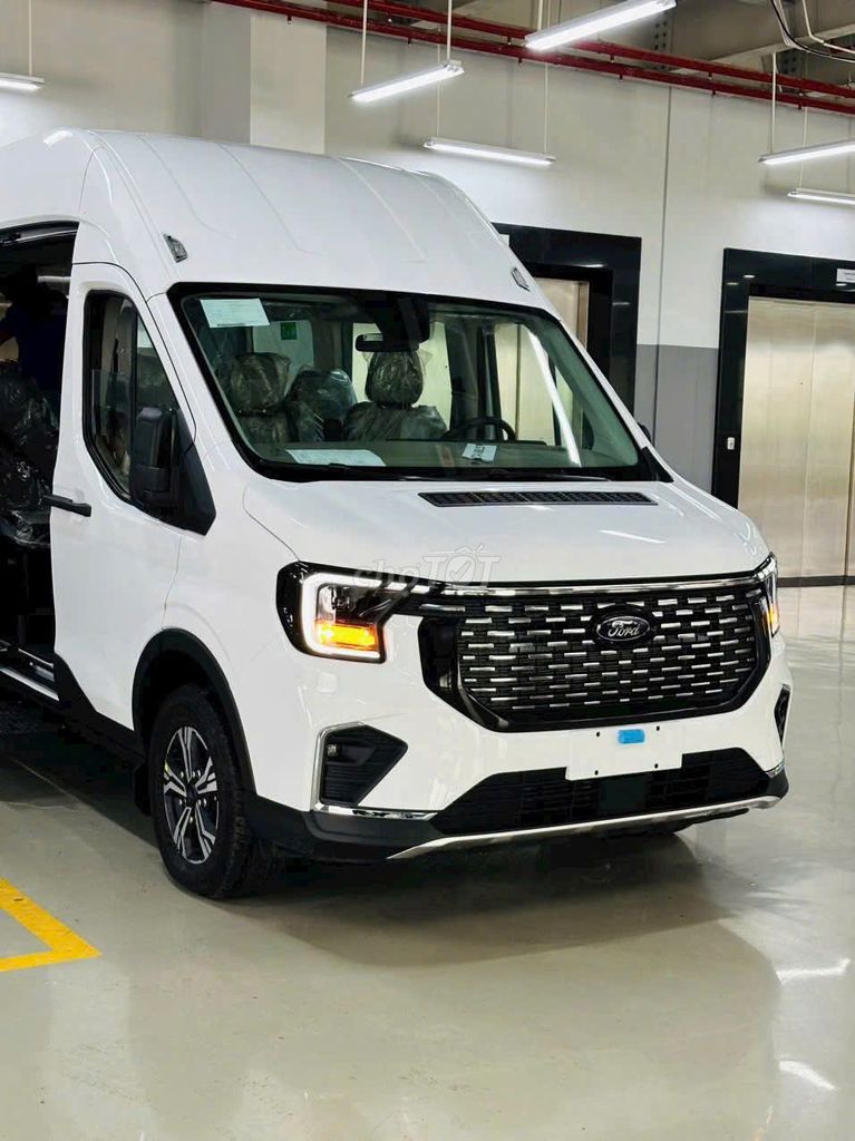Transit Premium 16c màu trắng, xe sẵn giao ngay. Mua bán Ô tô tại Huyện Châu Thành Tiền Giang được đăng bởi Khiêm Ford Phú Mỹ hình 3