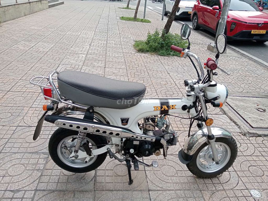 Клуб Дакса Чарли 67