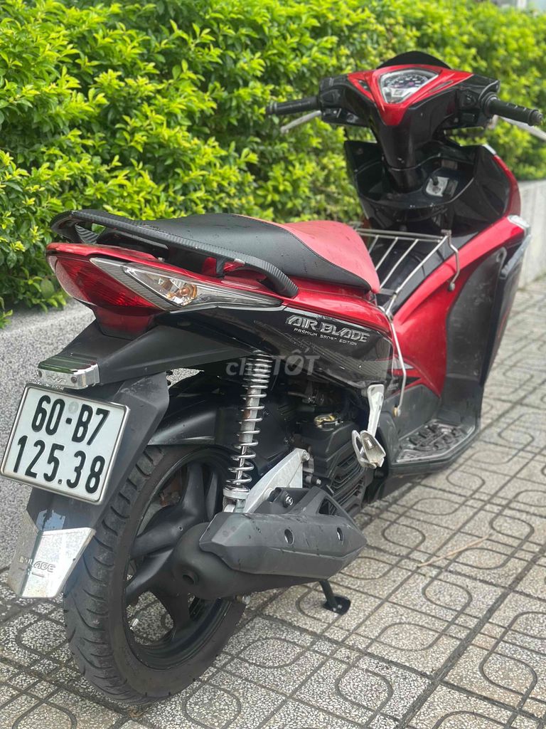 Honda Airblade Fi 2012 Đỏ đen. Mua bán Xe máy tại Thành phố Thủ Đức Tp Hồ Chí Minh được đăng bởi Xe Máy Sơn Thủ Đức hình 7