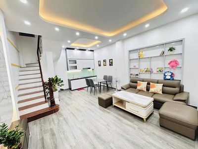 NHÀ ĐẸP FULL ĐỒ CẦU GIẤY-NGÕ TO-2 THOÁNG-40M2*4 TẦNG,MT 5M GIÁ 7.38 TỶ. Mua bán nhà ở tại Quận Cầu Giấy Hà Nội được đăng bởi Nguyễn Thị Dung