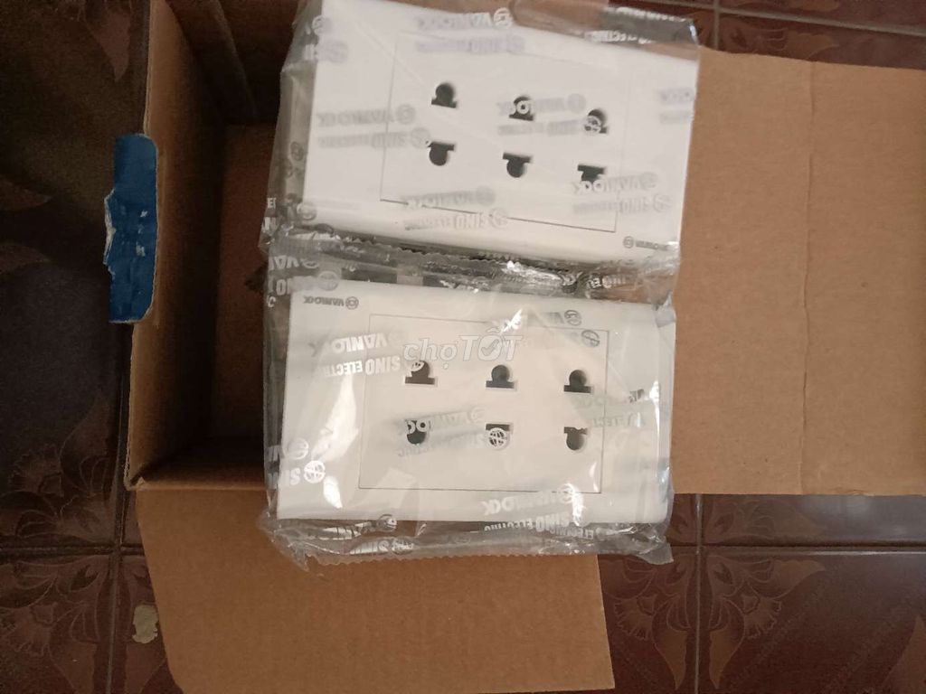 Ổ cắm điện Sino 3 lỗ Trắng Mới. Mua bán Nội thất, đồ gia dụng khác tại Huyện Long Điền Bà Rịa - Vũng Tàu được đăng bởi sưu tầm đồ cũ  hình 1