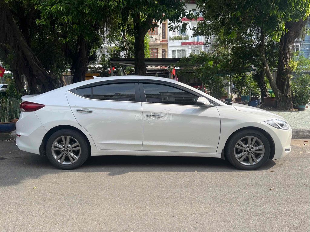 Hyundai Elantra 2018 1.6 AT - 1 km. Mua bán Ô tô tại Quận 12 Tp Hồ Chí Minh được đăng bởi helo hình 4