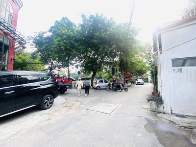 BÁN NHÀ ĐẸP PHÂN LÔ NGÕ KD VỈA HÈ PHƯƠNG MAI, 43M2X5T THANG MÁY-GẦN HỒ. Mua bán văn phòng, mặt bằng kinh doanh tại Quận Đống Đa Hà Nội được đăng bởi Nguyễn Tiến Thịnh