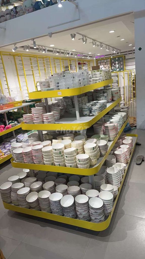 cần thanh lý kệ tủ trưng bày hàng,đủ 1 cửa hàng. Mua bán Nội thất, đồ gia dụng khác tại Quận Hải Châu Đà Nẵng được đăng bởi Trần Đại hình 5
