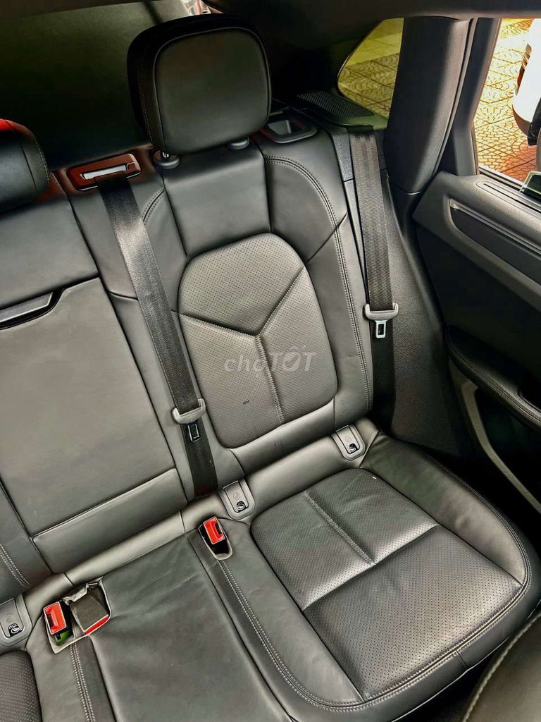 Porches Macan sx2019, options 900 tr, odo 1,8v km. Mua bán Ô tô tại Quận Long Biên Hà Nội được đăng bởi Long Biên Cars hình 9